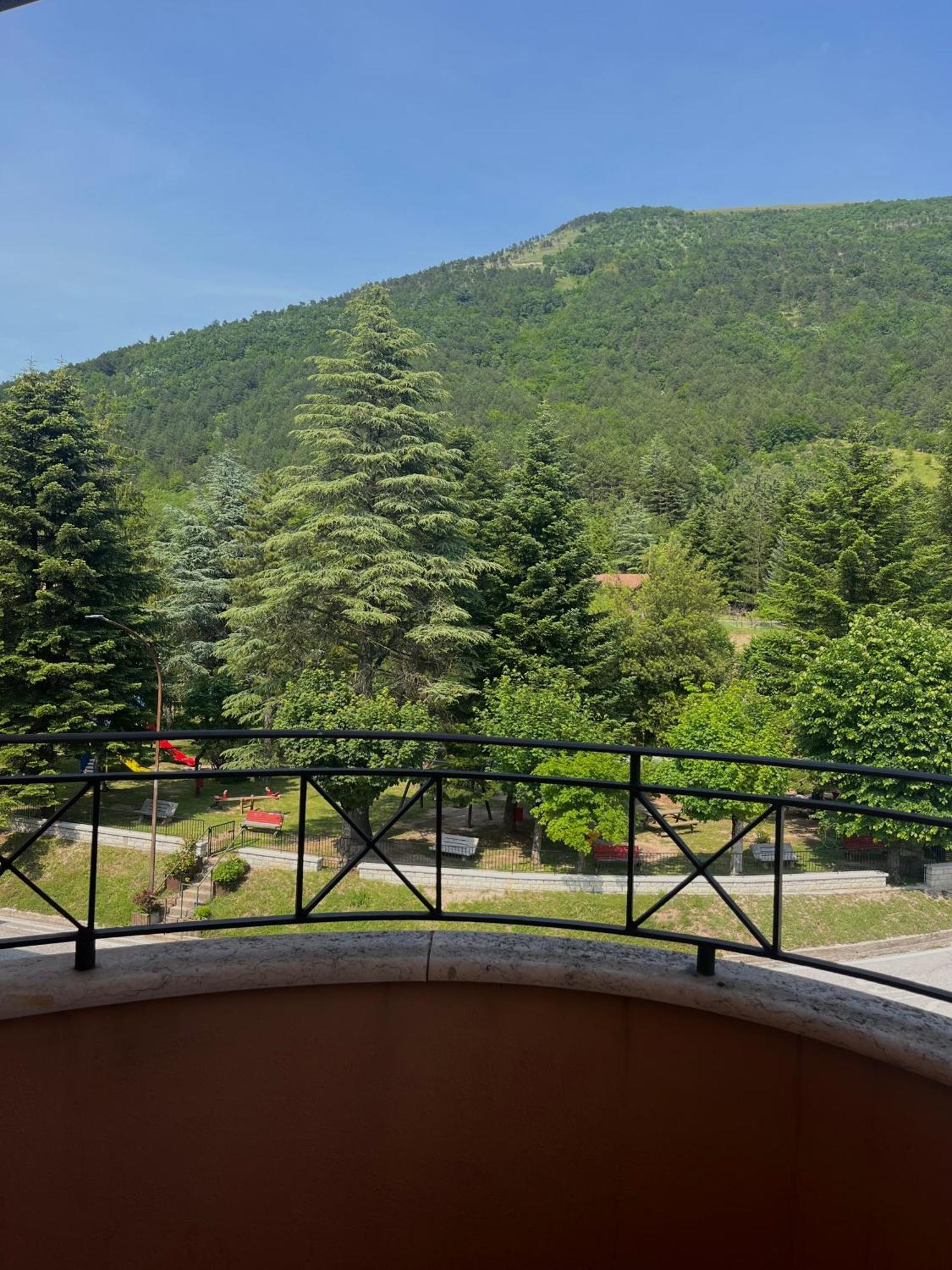 Hotel Ristorante Montenerone Apecchio Exteriér fotografie